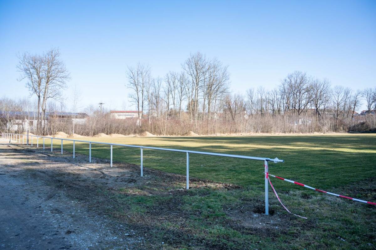 Bande Sportplatz